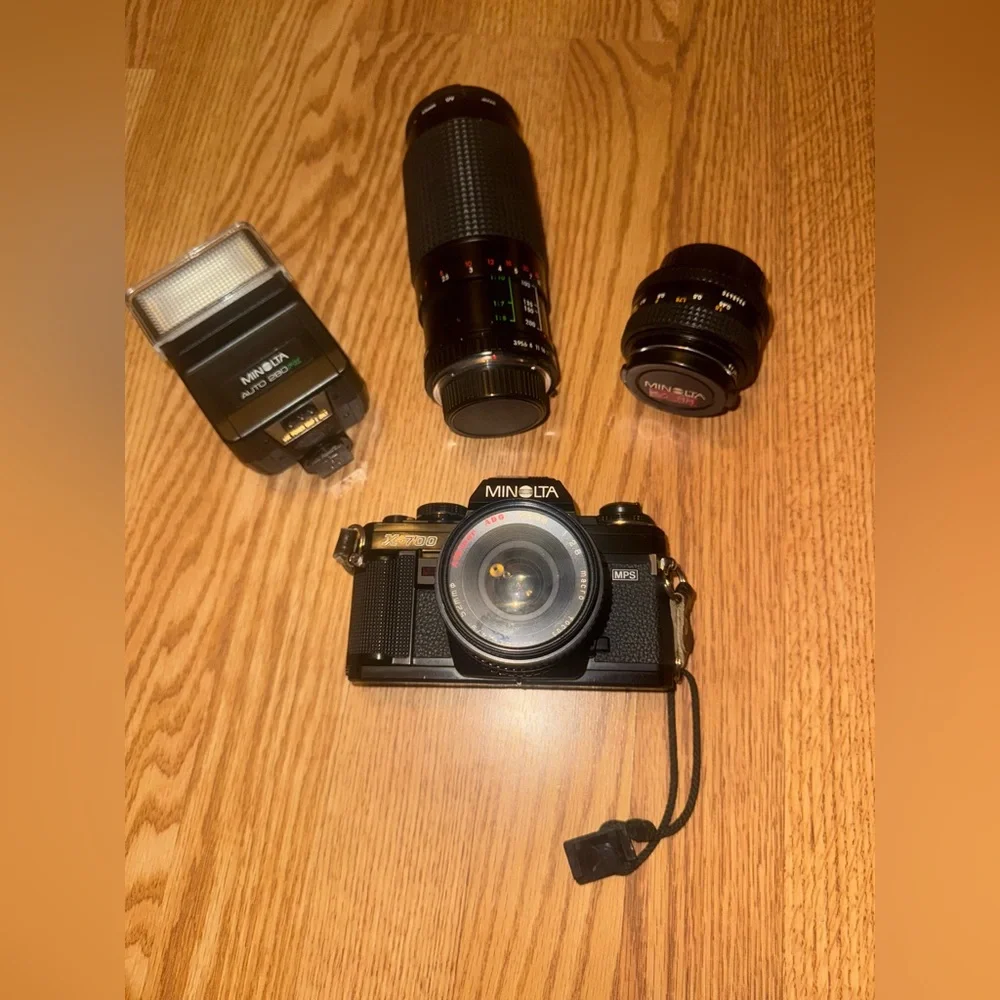 Minolta X-700 Camera set & Albinar Camera Bag